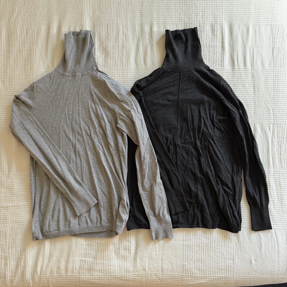 set of 2 turtlenecks